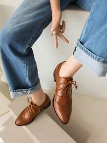 女士系带牛津鞋，英伦风PU皮布洛克鞋，粗跟，复古高帮平底鞋 - 黃色 - 查看 4