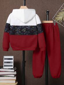 SHEIN Tween Boy Letter Graphic Colorblock Hoodie & Sweatpants - Burgundy - View 2