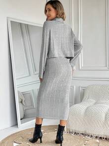 SHEIN LUNE 高領落肩T恤&半身裙 - 灰色 - 查看 2