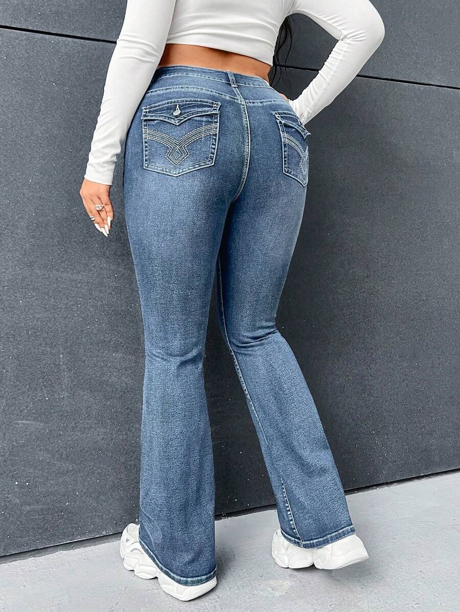 SHEIN ICON 大碼翻蓋口袋牛仔喇叭褲 - 中等水洗藍 - 查看 1