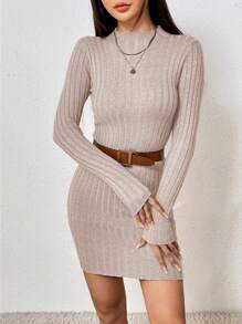 SHEIN Frenchy 小高領條紋針織毛衣洋裝 - 香檳色 - 查看 1