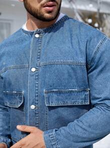 Manfinity Homme 寬鬆版男士翻蓋口袋和拼接牛仔外套 - 中等水洗藍 - 查看 4