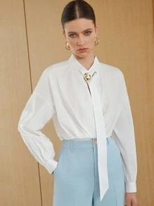 Anewsta Blusa cruzada unicolor de hombros caídos de cuello con cordón - Beis - Ver 6
