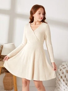 SHEIN Thiếu niên cô gái Surplice cổ Đồ đan Ribbed Đầm - Màu be - Xem 6