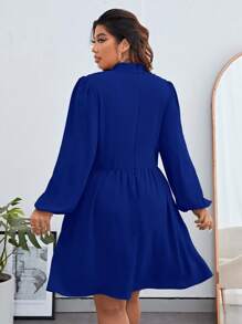 SHEIN Privé 大碼前鏤空燈籠袖洋裝 - 寶藍色 - 查看 2