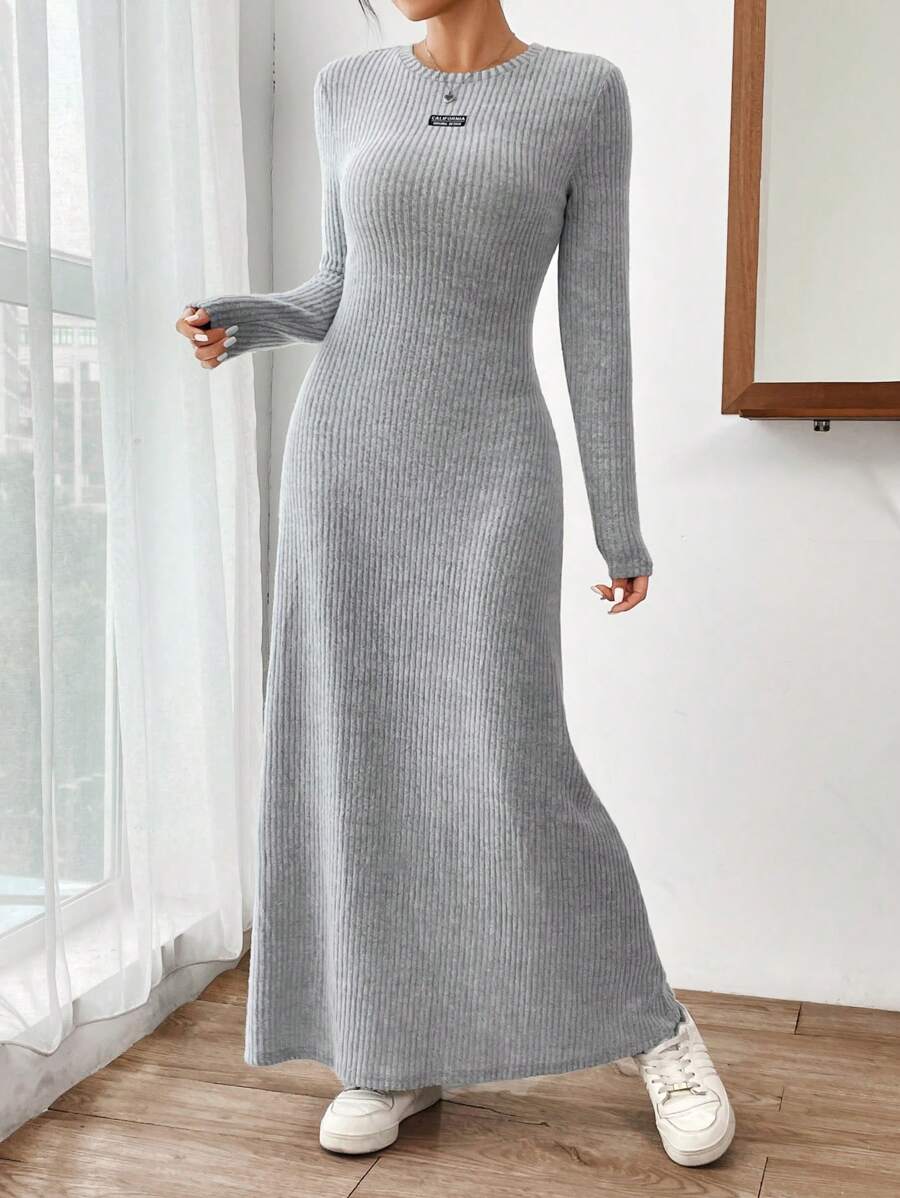 SHEIN EZwear Vestido con diseño de parche de letra tejido de canalé - Gris - Ver 1