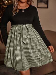 SHEIN LUNE Plus Graphic Print Belted Dress - Green - View 3