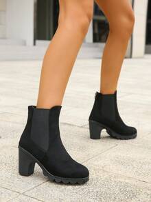 女性厚跟踝靴和短靴