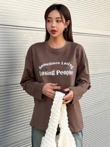 DAZY Đồ họa Khẩu hiệu Áo thun Thả vai - Màu be - Xem 4