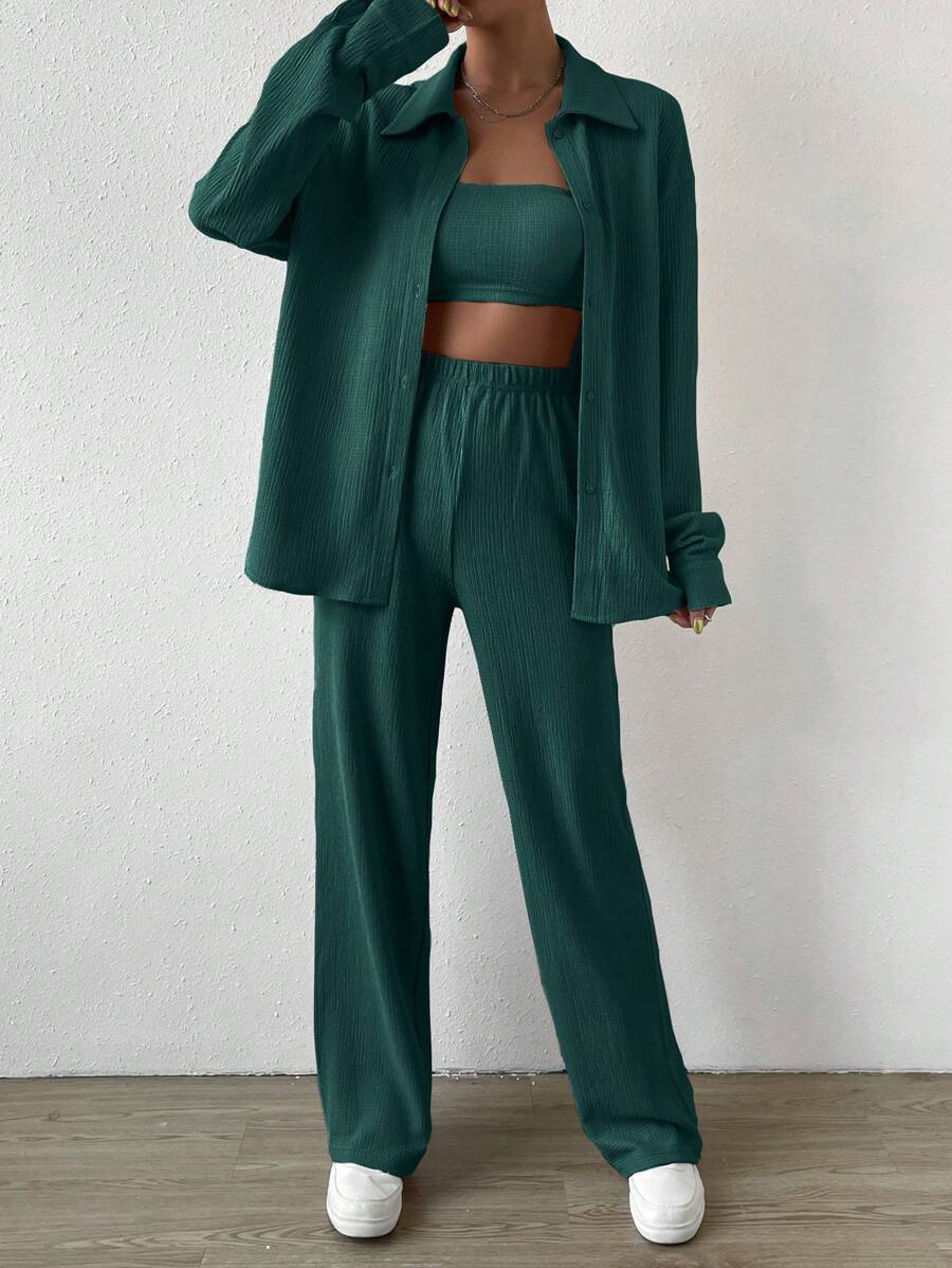 SHEIN EZwear Top bandeau unicolor con pantalones & Camisa de hombros caídos con botón delantero - Verde Oscuro - Ver 1