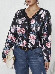 SHEIN Franclia 大碼印花鏤空蕾絲花邊落肩T恤 - 黑色 - 查看 3