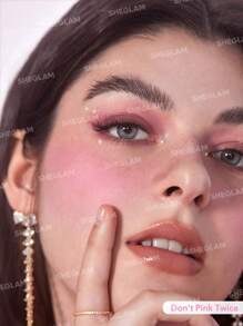 SHEGLAM Love Dive Tender Heart 粉狀腮紅-Dont Pink 雙重霧面腮紅 高度著色 不褪色 持久 自然輕盈 可混合 絲滑腮紅 情人節 粉紅色腮紅 品牌 美容 化妝 化妝品 適合女性與女孩 完美搭配冬季 Y2K 時尚 流行 生日禮物 假期 派對準備就緒 最佳顏色