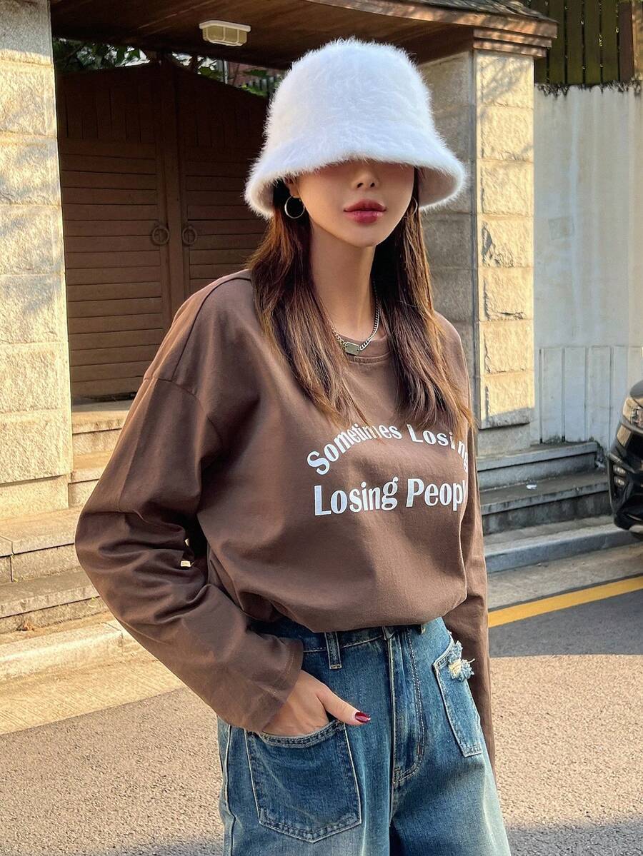 DAZY Đồ họa Khẩu hiệu Áo thun Thả vai - Màu be - Xem 1