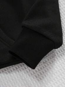 SHEIN EZwear 字母圖案袋鼠口袋抽繩保暖連帽衫 - 黑色 - 查看 4