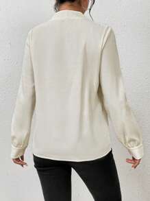 Chiquease 素色V領燈籠袖襯衫 - 杏色 - 查看 2