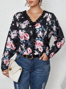 SHEIN Franclia 大碼印花鏤空蕾絲花邊落肩T恤 - 黑色 - 查看 1