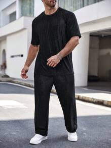 Manfinity Homme Men Plus Solid Tee & Pants - Black - View 1