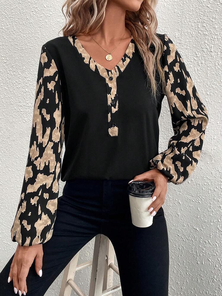 Graphic Print Lantern Sleeve Blouse