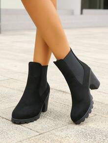 女性厚跟踝靴和短靴