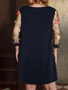SHEIN Clasi Talla grande Vestido con bordado floral de manga de malla de cuello con abertura de ojo - Azul Marino - Ver 2