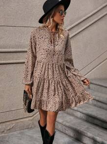 SHEIN LUNE 女士多層印花連衣裙,荷葉邊設計 - 卡其色 - 查看 1