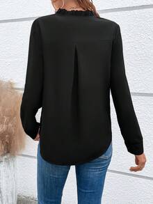 SHEIN LUNE Camisa con bordado floral con botón delantero - Negro - Ver 2