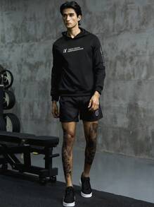 Manfinity Sport Corelite Hanorac cu glugă cu slogan pentru bărbați Hanorac cu glugă pentru bărbați