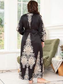 Plus Size Floral Print Belted Dress With Belt - Black - View 3