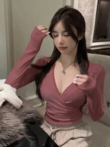 DAZY 纯色斜襟领口蕾丝边短款 T 恤，秋季服装长袖女式上衣 - 紅色 - 查看 2