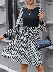 SHEIN Privé Women's Round Neck Ribbed Wavy Pattern Knee-length Dress - Black and White - View 4