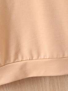 男嬰籃球和字母圖案運動衫