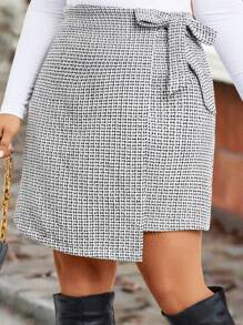 SHEIN LUNE Plus Plaid Print Knot Side Wrap Skirt - Black and White - View 4