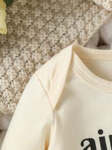 母嬰裝男寶寶標語圖案爬衣與帽子