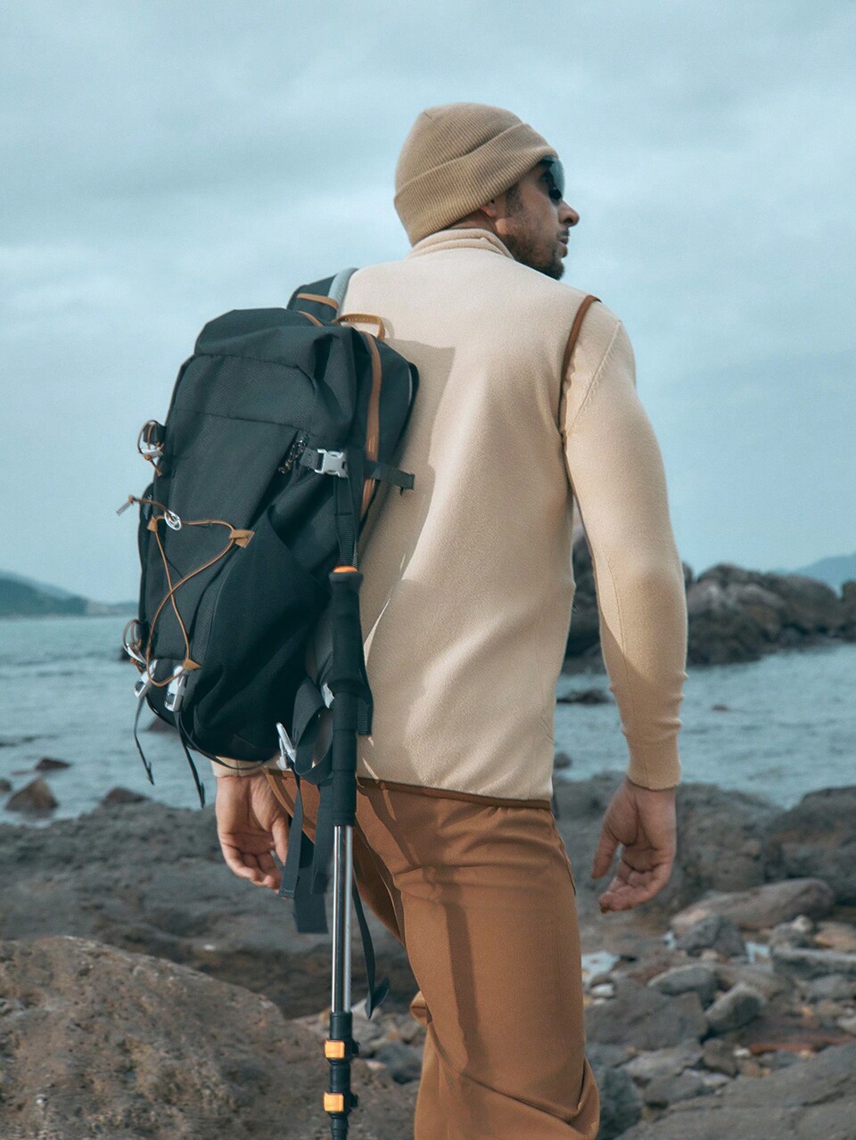 Men Zip Up Contrast Binding Outdoor Vest Coat