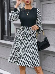 SHEIN Privé Women's Round Neck Ribbed Wavy Pattern Knee-length Dress - Black and White - View 6