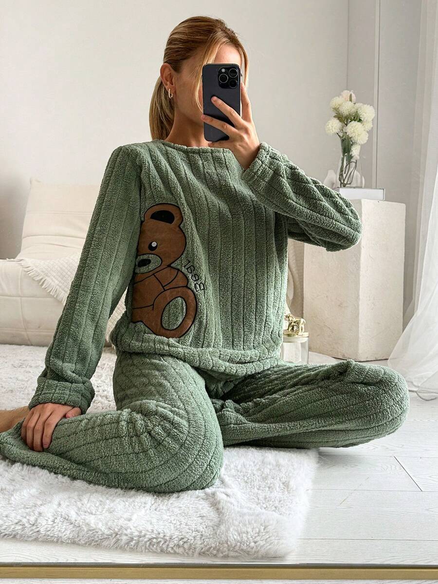 SHEIN Cottnline Bear Embroidery Flannel PJ Set - Green - View 1