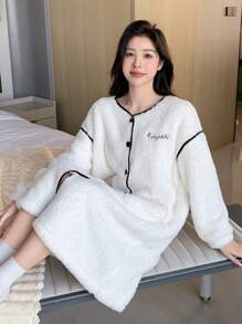 DAZY 女士毛绒家居服连衣裙，字母刺绣，秋冬蓬松舒适