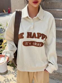 DAZY Đồ họa Chữ cái Cổ Polo Thả vai Áo nỉ - Màu be - Xem 2