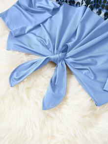 SHEIN LUNE Hơn In hoa Báo Khối màu Nút viền Áo thun - Màu xanh lam - Xem 3