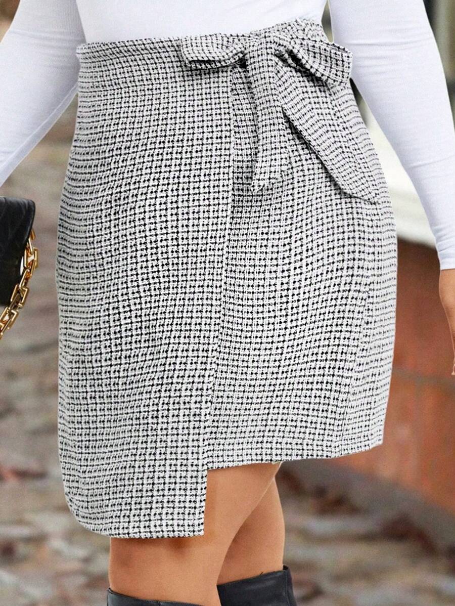 SHEIN LUNE Plus Plaid Print Knot Side Wrap Skirt - Black and White - View 1