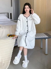 DAZY 女士毛绒家居服连衣裙，字母刺绣，秋冬蓬松舒适