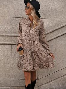 SHEIN LUNE 女士多層印花連衣裙,荷葉邊設計 - 卡其色 - 查看 4