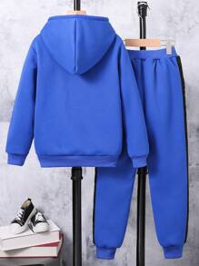 SHEIN 秋冬季 Tween 男童保暖内衬连帽衫，配有字母印花贴袋和运动裤 - 寶藍色 - 查看 2
