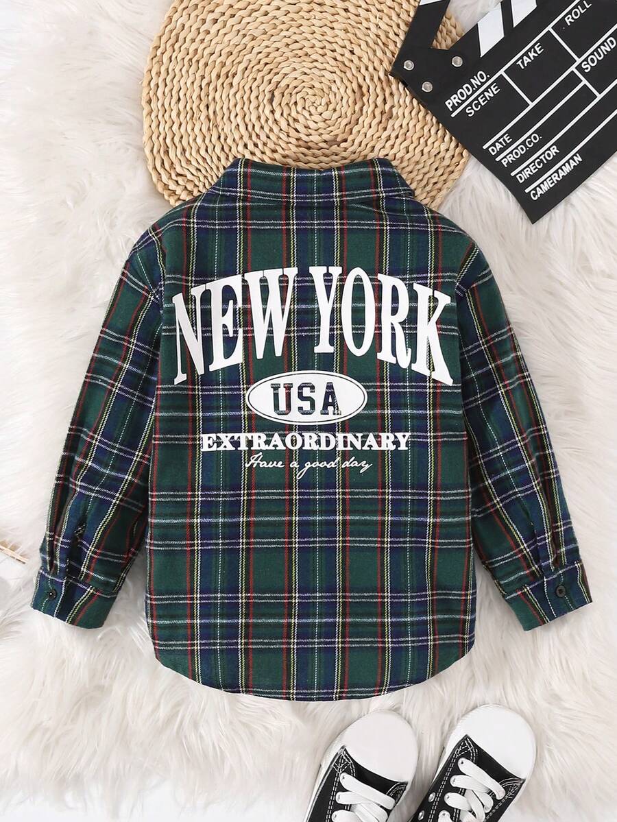 SHEIN 小男孩休閒街頭風格運動綠色格子圖案印花寬鬆落肩長袖翻領襯衫，背部有 Nyc 印花秋冬 - 彩色 - 查看 1