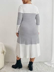 SHEIN Essnce 大碼條紋印花木耳邊洋裝 - 黑與白 - 查看 2