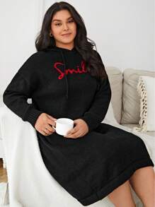SHEIN Frenchy 大碼字母落肩袖抽繩連帽毛衣洋裝 - 黑色 - 查看 5