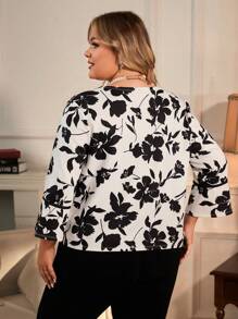 SHEIN Clasi 大碼花卉圖案圖案夾克 - 黑與白 - 查看 2