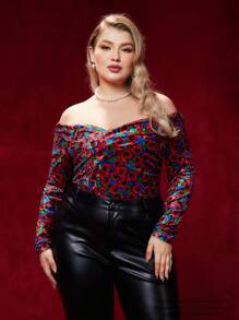 Marilyn Monroe X SHEIN Plus Off Shoulder Cross Wrap Front Floral Print Velvet Tee - Burgundy - View 3