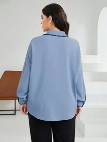 Mulvari 大碼拼接邊口袋貼布落肩袖襯衫 - 藍色 - 查看 3