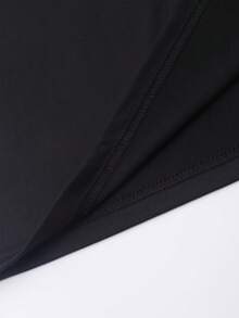 Manfinity Hypemode Hombres Camiseta con estampado de dibujos animados - Negro - Ver 4